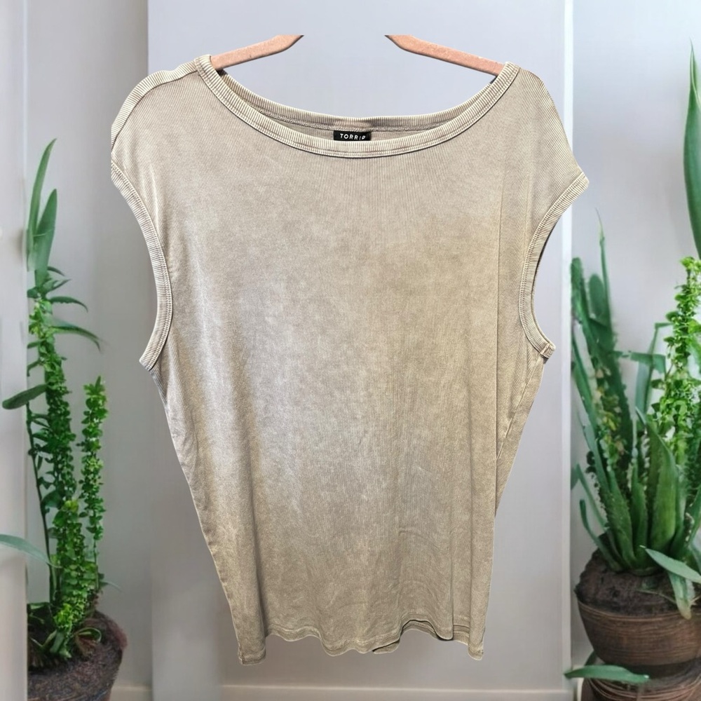 Torrid grey tank top